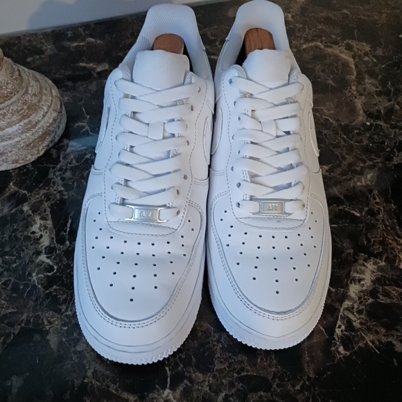 Nike Air Force 1 07 Streetwear/Lifestyle Shoes Size 7.5 Men/9 Women - Picture 7 of 11